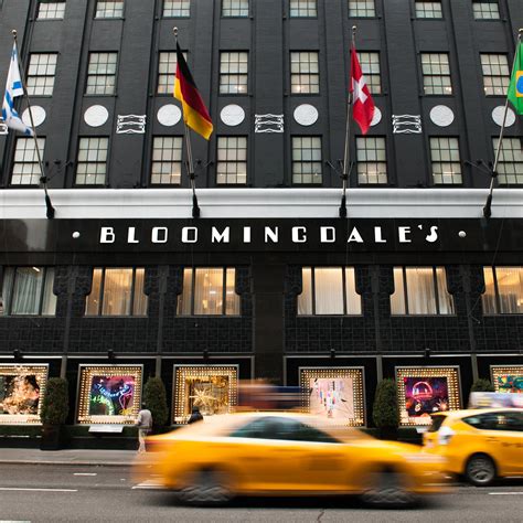 bloomingdale's 59th street hours.